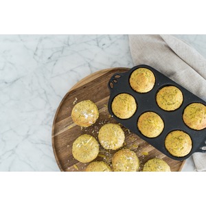 Litinová forma Camp Chef na muffiny malá - připravte dokonale zlatavé muffiny 