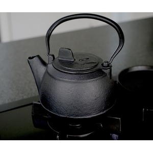 Litinová čajová konvice Camp Chef - konvice v rustikálním stylu